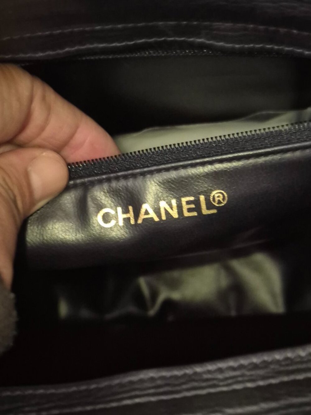 Authentic preloved Chanel vintage tote bag - Picture 12 of 16